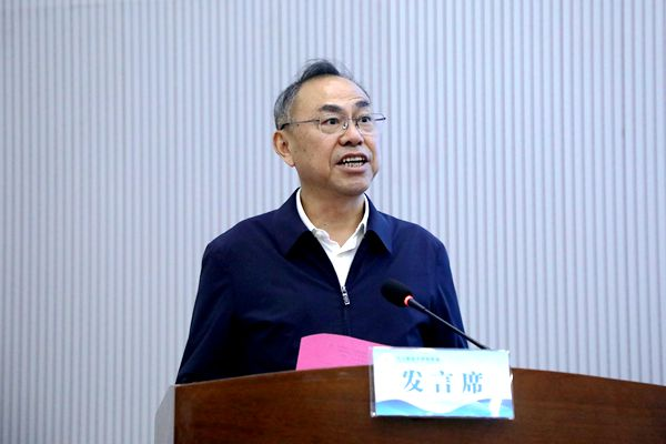 校党委书记熊颖