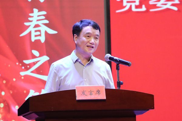 汤泾洪校长
